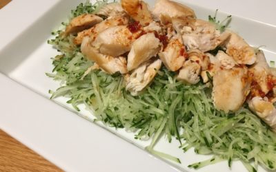 酷暑をのりきるビールにあうきゅうりとささ身のピリ辛和え